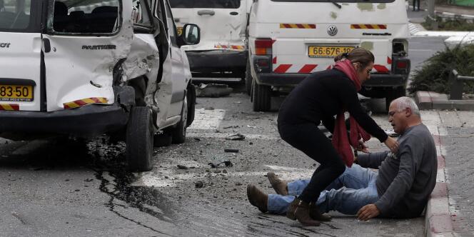 Un homme blessé par l'attaque à la voiture bélier à Jérusalem, le 5 novembre.
